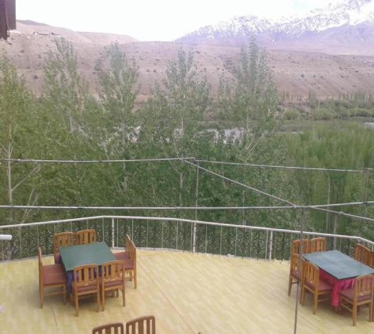 Hotel Suru View Kargil Buitenkant foto